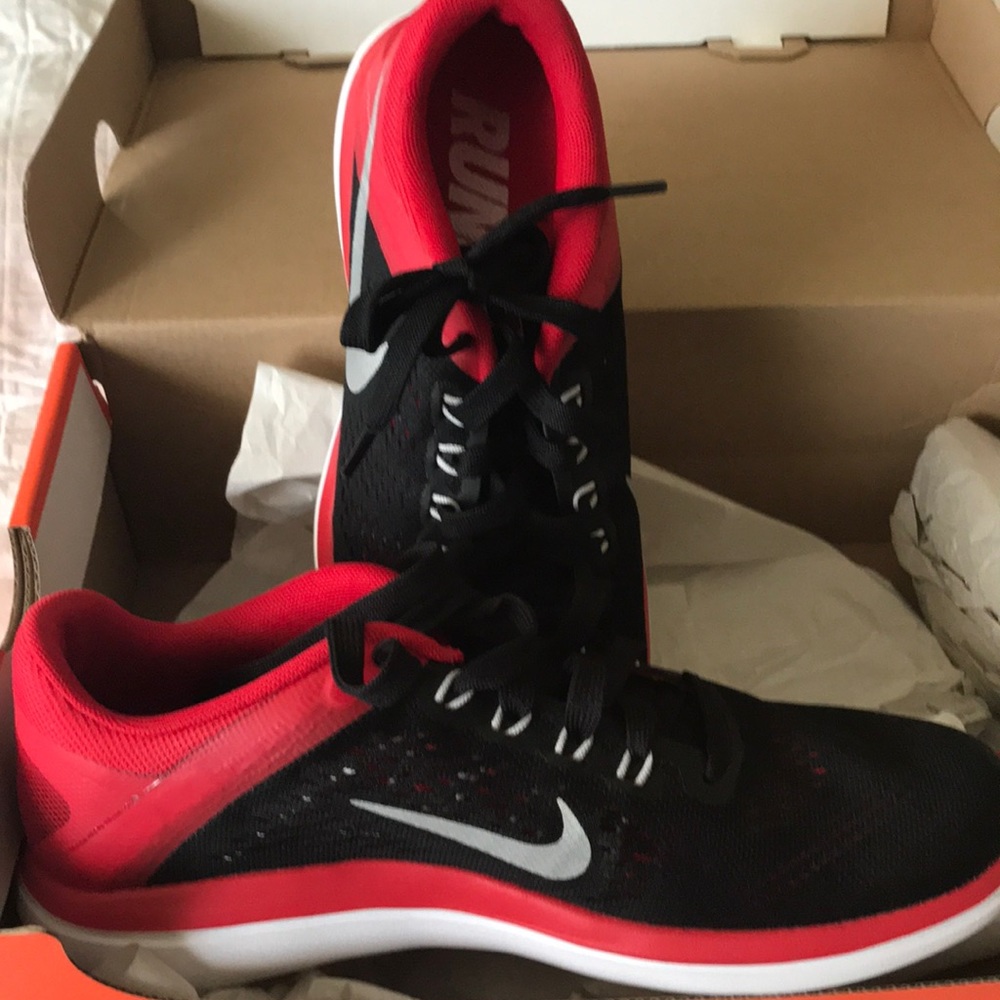 Boys Nike flex running shoes